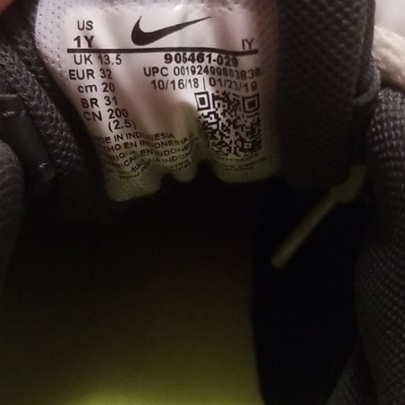 Nike shoes - Picture 4 of 4